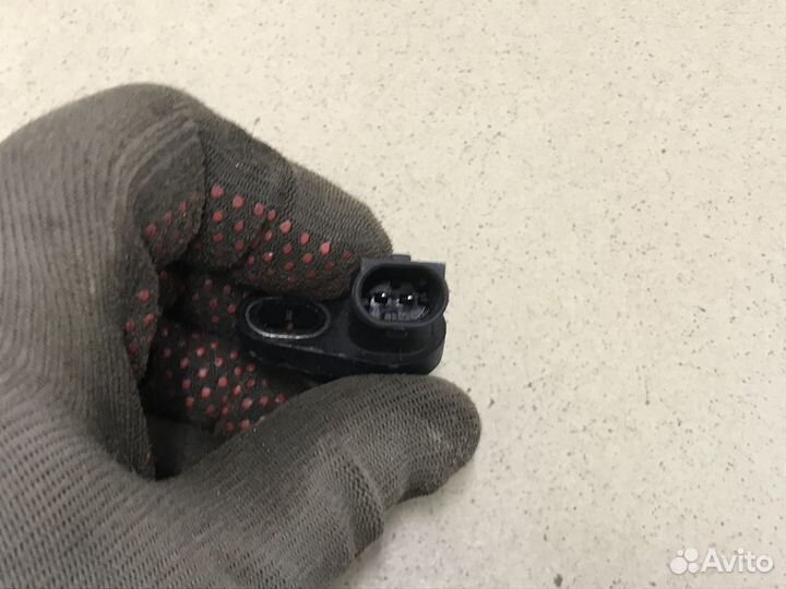 Датчик положения коленвала M2 (2010-1014)