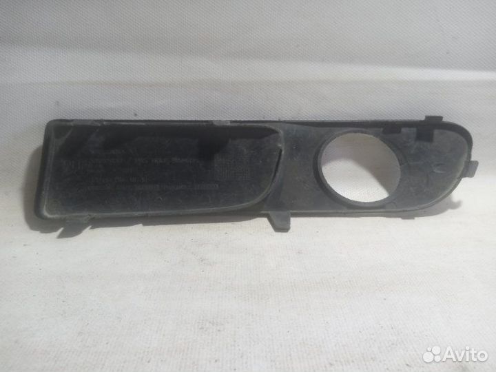 Решетка в бампер передняя правая Volvo S80 2006