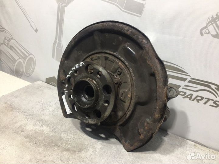 Кулак задний левый Mercedes-Benz E S211 OM646.961