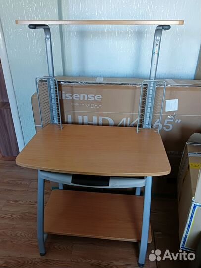 Компьютерный стол регулируемый