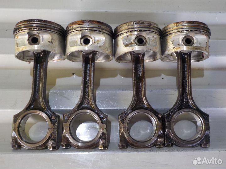 Поршни с шатунами Дэу Нексия 1.5 8 кл. G15MF