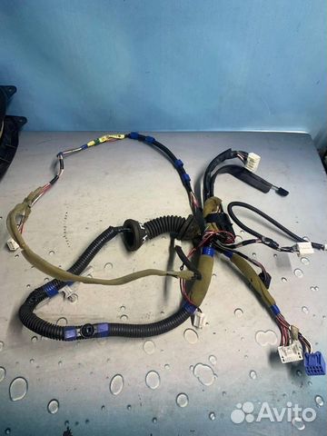 Проводка двери передней левой 82152-48140