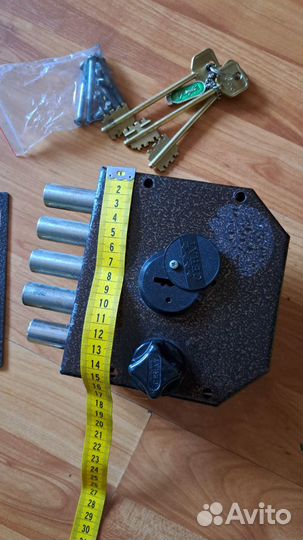 Замок сувальдный для входной двери гараж квартира