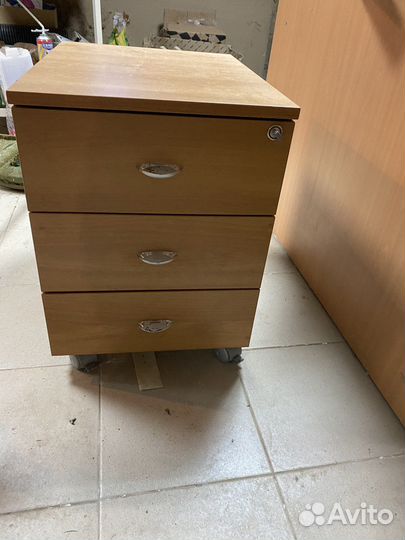 Тумба прикроватная