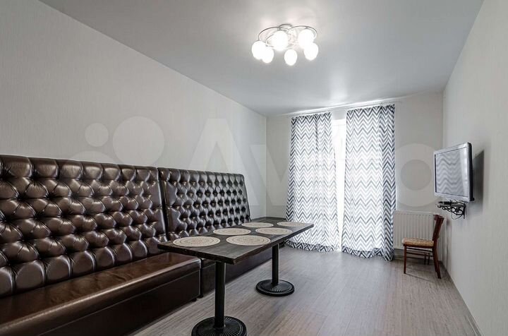 2-к. квартира, 61 м², 10/18 эт.