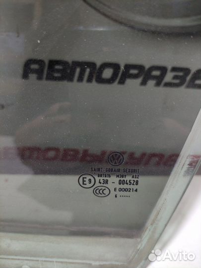 Форточка двери задняя правая Volkswagen Jetta V