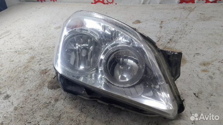 Фара передняя правая Opel Astra H 1.6 Z16XER 2011