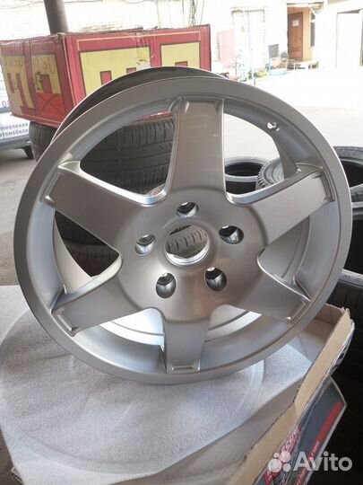 Оригинальные диски на VW Touareg R17 - 4 шт