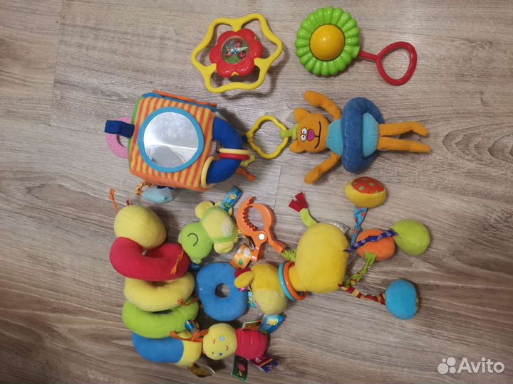 Развивающий коврик с дугами