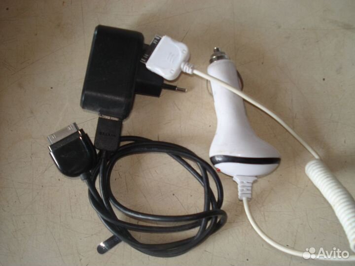 Автомобильная и сетевая зарядки в паре