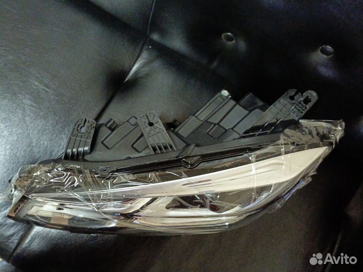 Фара передняя левая на Changan CS75FL 2018-2020