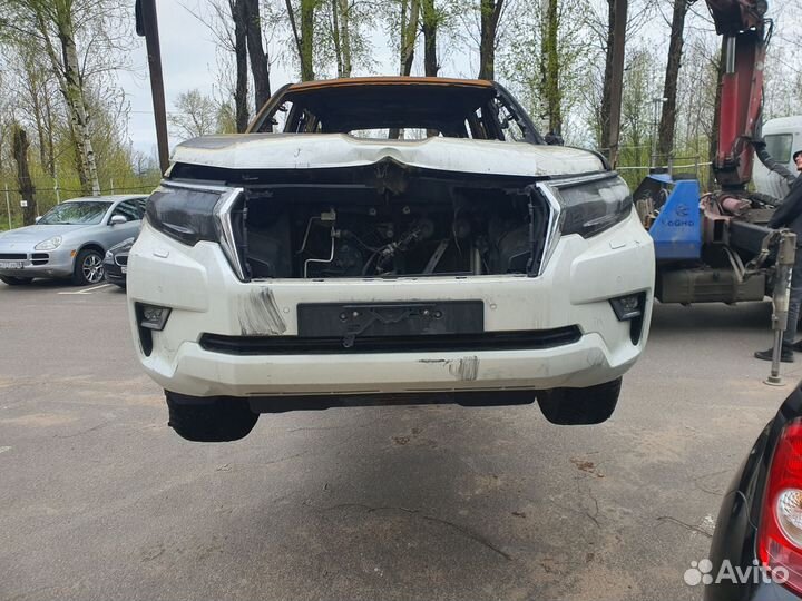 В разборе Toyota land cruiser prado 150 2018 год
