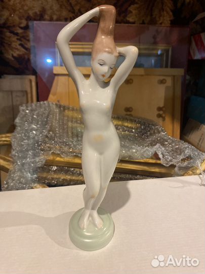 Статуэтка, фарфор