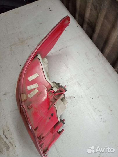 Фонарь задний левый peugeot 301