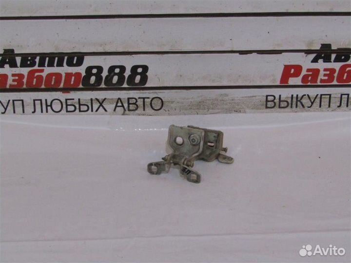 Петля двери задней правой Renault Logan 1 2011