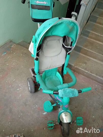 Детский велосипед с ручкой