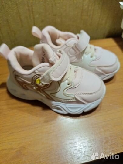 Кроссовки детские