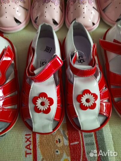 Сандали для девочки новые