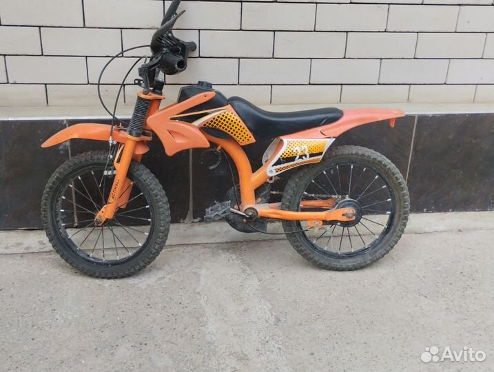 Велосипед в виде мотоцикла