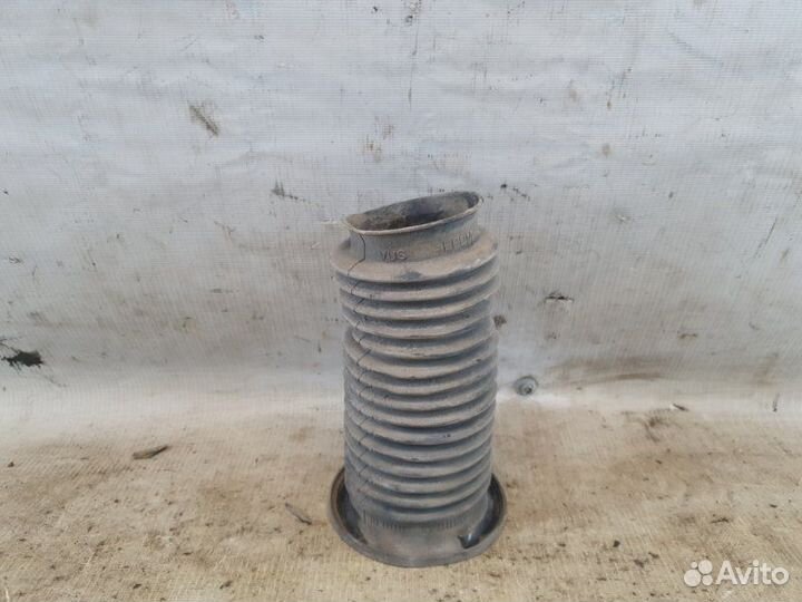 Пыльник стойки Opel Astra H Z14XEP 2008