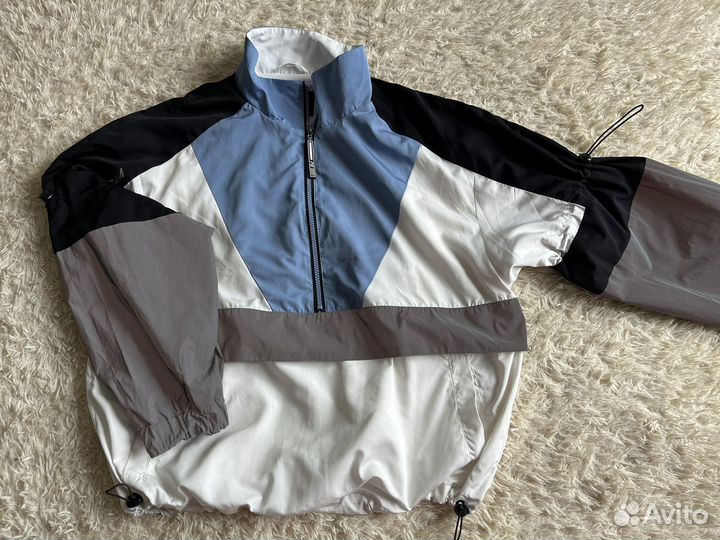 Ветровка Pull and bear женская М