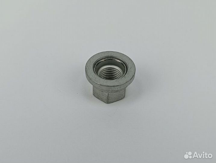 Гайка колесная с юбкой Mercedes-Benz Sprinter W906