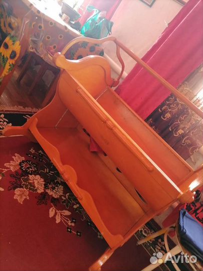 Детская кроватка с маятником и ящиком торг уместен