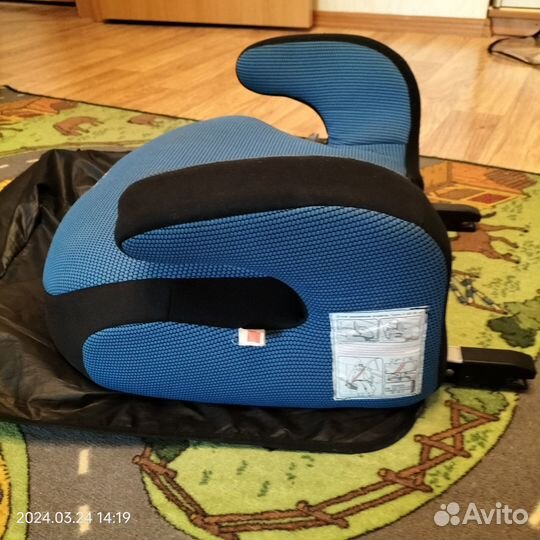 Автомобильное кресло Siger бустер FIX от22-36кг