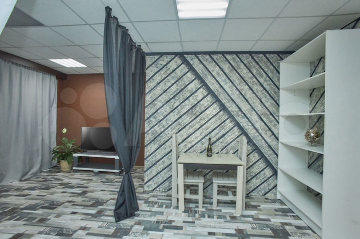 2-к. квартира, 100 м², 1/17 эт.