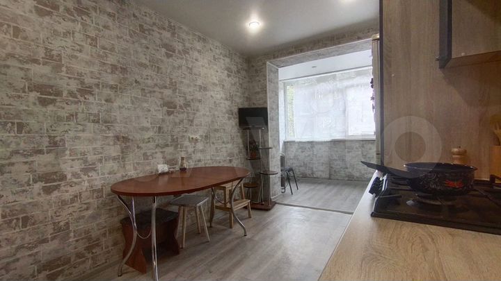 3-к. квартира, 90,4 м², 2/5 эт.