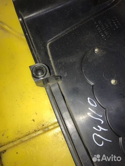 Крышка двигателя Audi A6 C6 BDW 2006