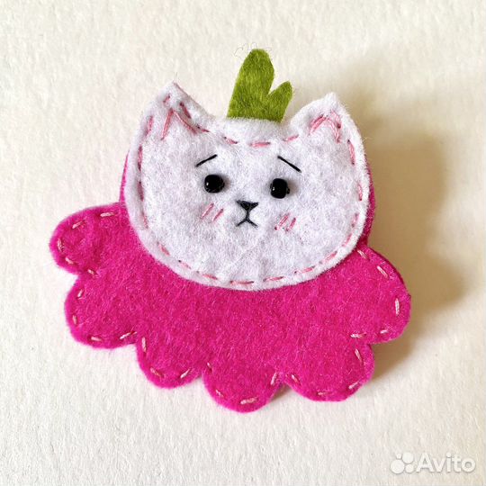 Значки пины брелоки из фетра