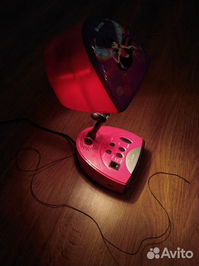 Vitek Winx 4051 Musa радиочасы с лампой-ночником