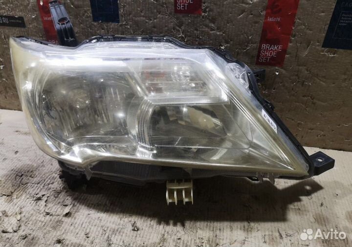 Фары Nissan Serena c26 2012 год