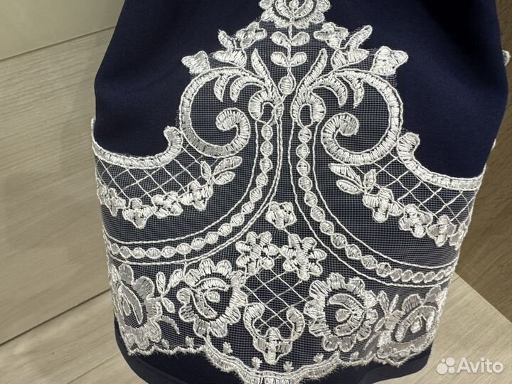 Школьный сарафан с кружевом