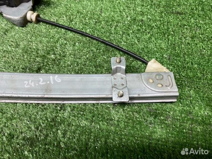 Стеклоподемник задний правый Hyundai Sonata 5