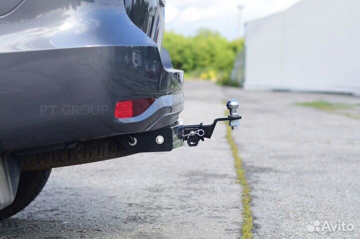 Фаркоп съемный квадрат Toyota Fortuner с 2016