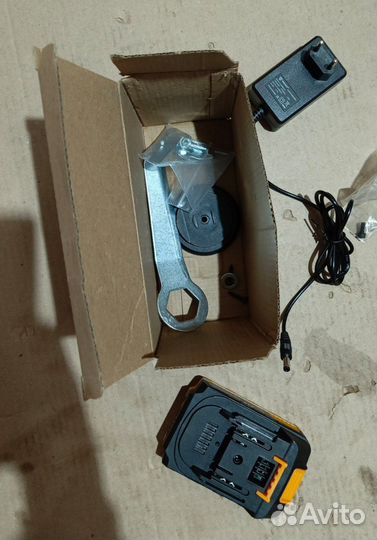 Б/У Триммер садовый аккумуляторный deko dktr21 Max