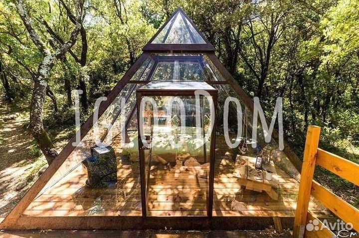 Стеклянная беседка пирамида
