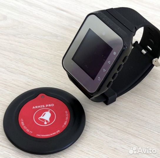 Кнопка вызова персонала и часы в ассортименте