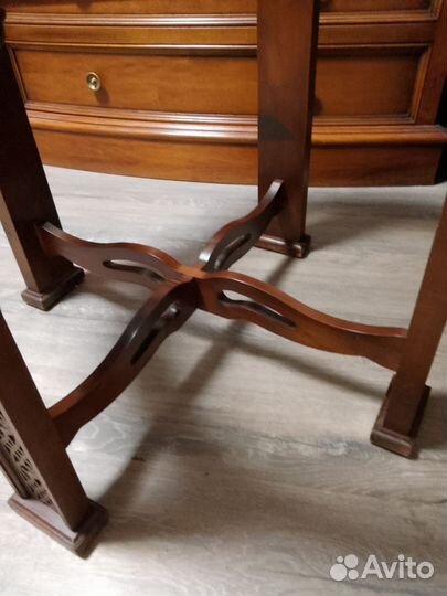 Старинный чайный столик