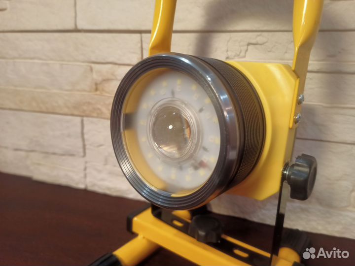 Светодиодный прожектор аккумуляторный