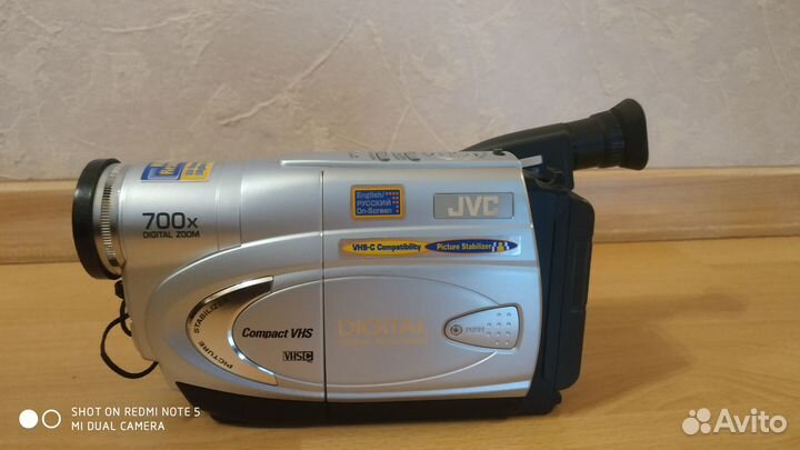 Видеокамера JVC