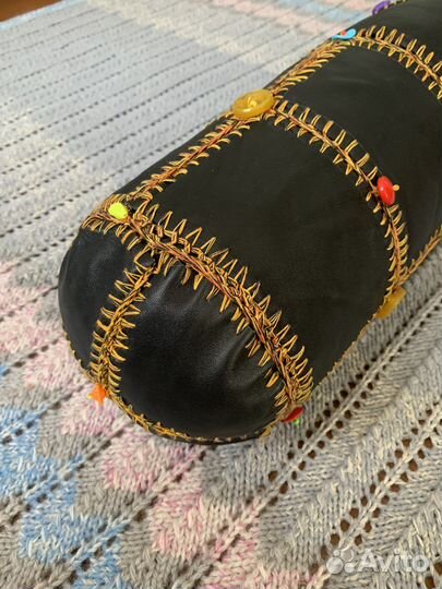 Подушка кожаная декоративная