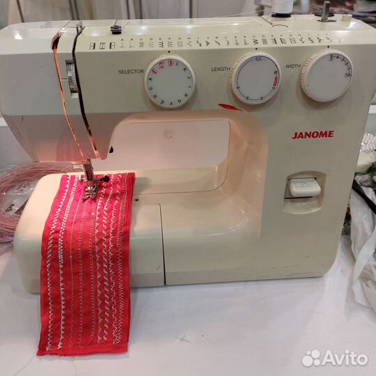 Швейная машинка janome