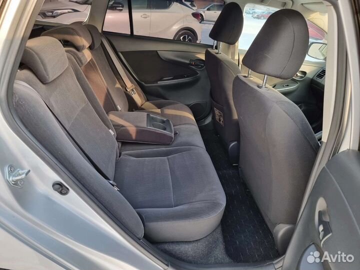 Замки ремней зад Toyota Corolla Axio Fielder 140