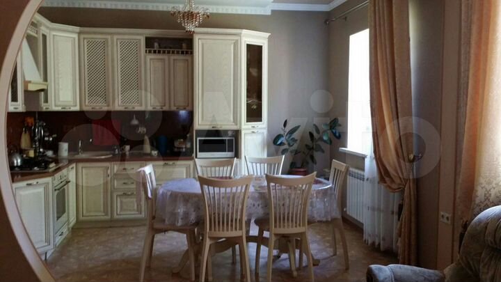 Дом 247 м² на участке 5 сот.