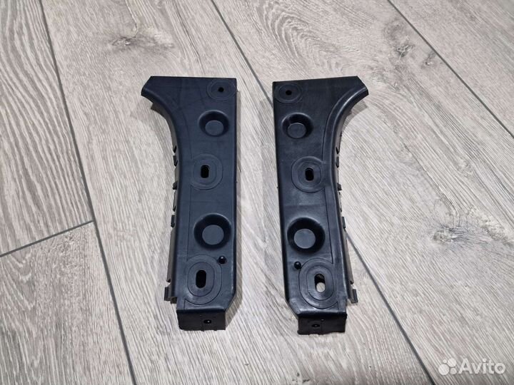 Передний (Кранштейн) бампера на Audi A6 C5 98-05г