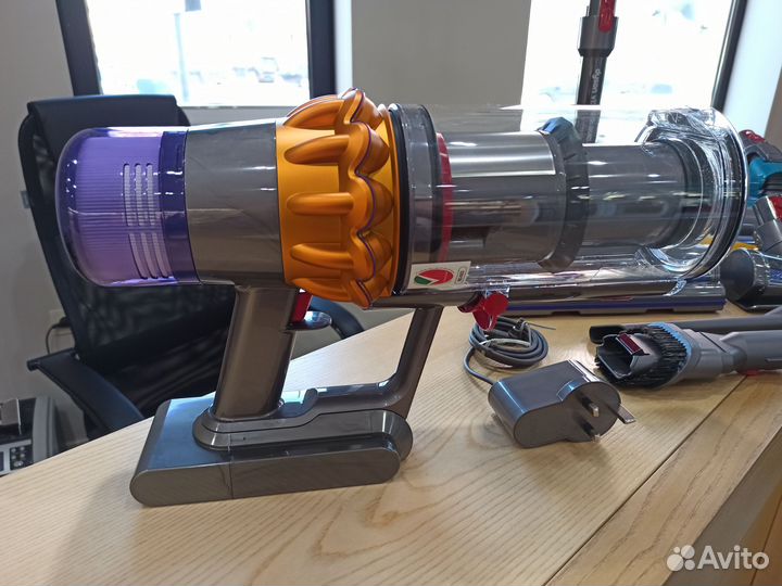 Dyson V15 Detect Submarine