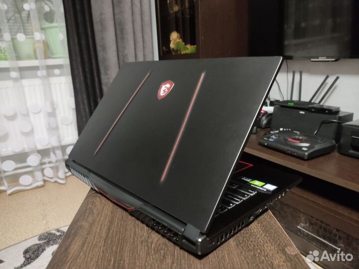 Игровой ноутбук MSI GE75 Raider 8SE